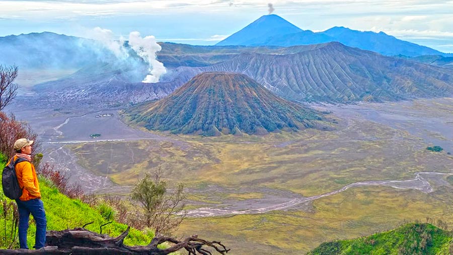 Tours a Bromo, Ijen, Sewu, Madakaripura y Trowulan con Guía Tours a Bromo, Ijen, Sewu, Madakaripura y Trowulan con Guía